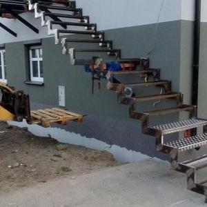 Metalowe schody